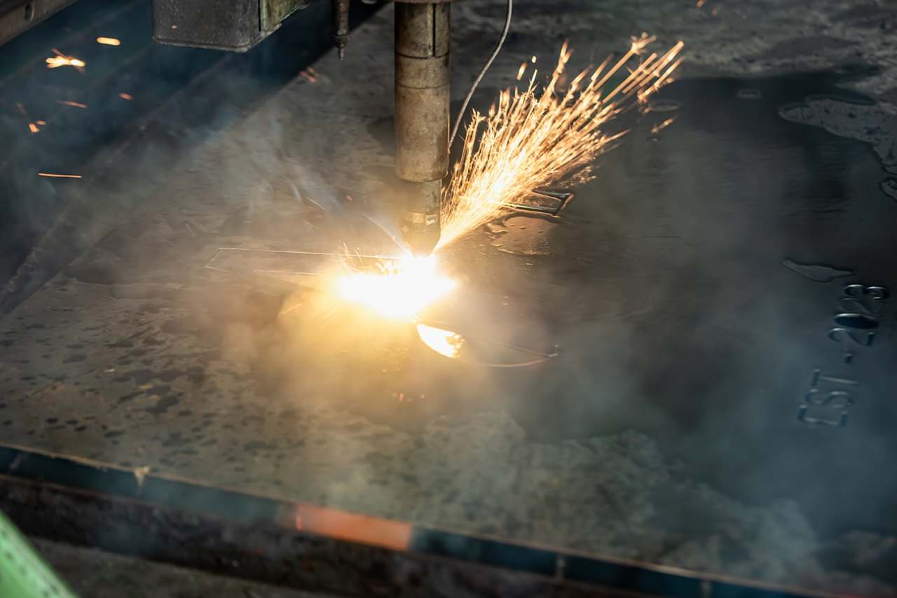 Thick Steel Plate Cutting (10 to 25 mm)